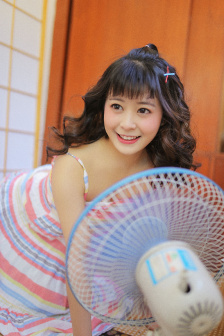 箱中女在线